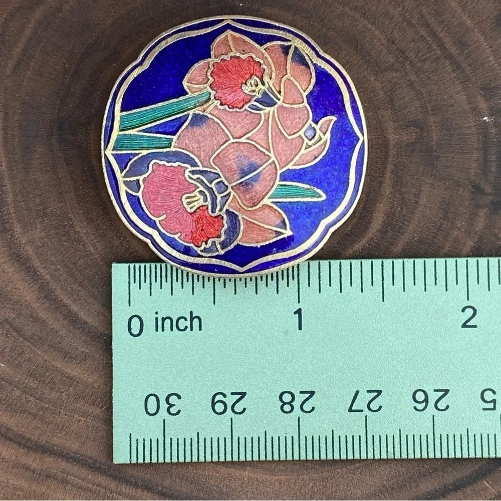Vintage 70s cloisonne enamel iris flower gold tone scarf brooch